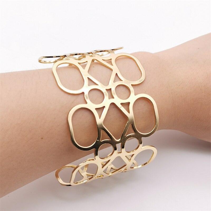 28 Different Luxury Charm Bracelets