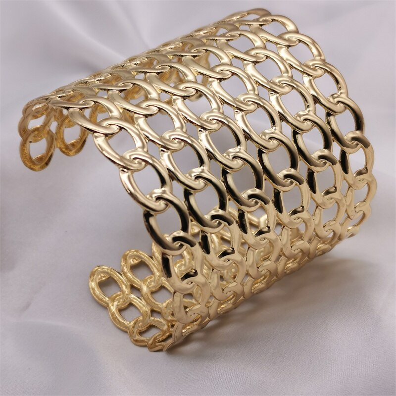 28 Different Luxury Charm Bracelets