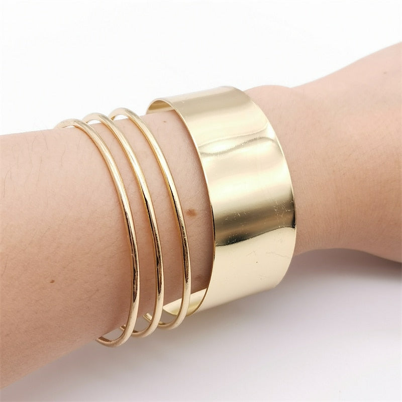 28 Different Luxury Charm Bracelets