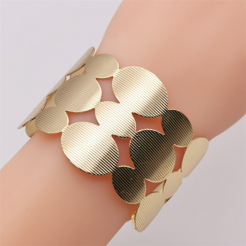 28 Different Luxury Charm Bracelets