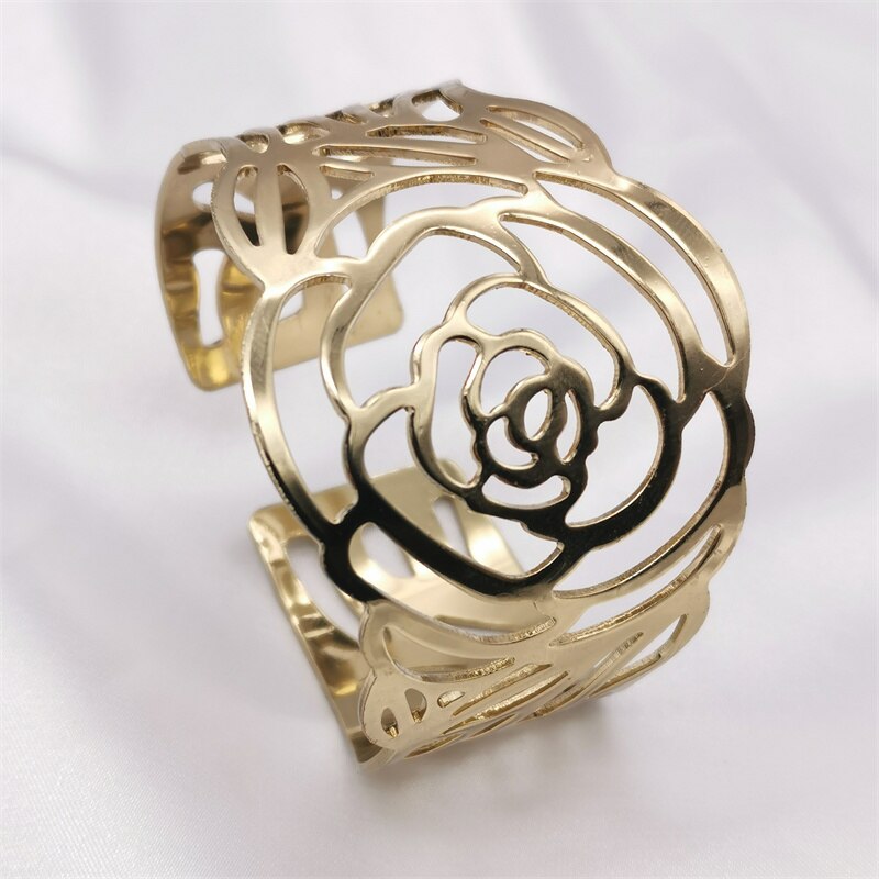 28 Different Luxury Charm Bracelets