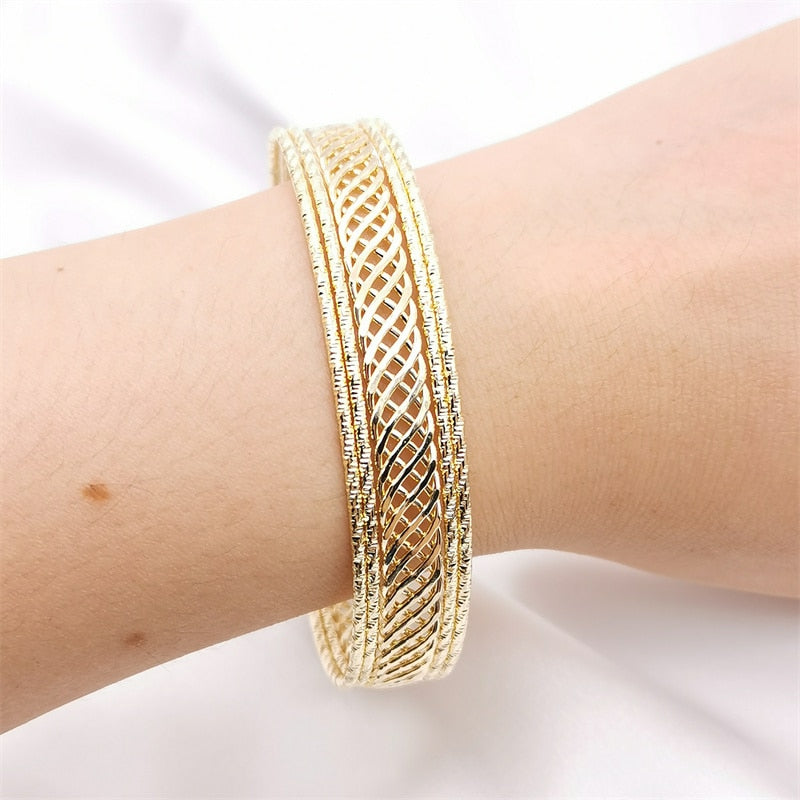 28 Different Luxury Charm Bracelets