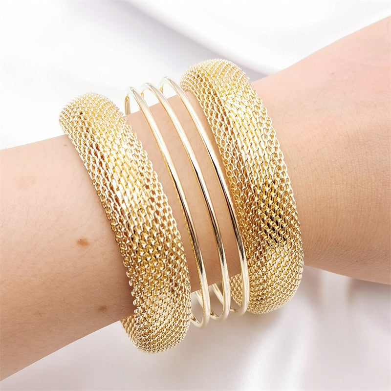 28 Different Luxury Charm Bracelets