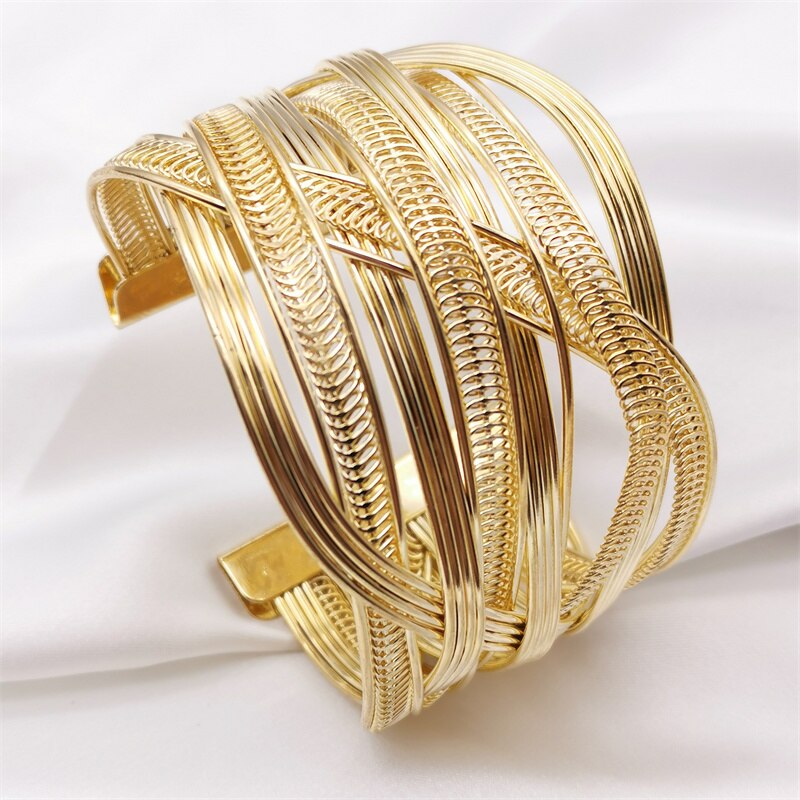 28 Different Luxury Charm Bracelets