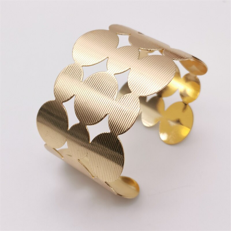 28 Different Luxury Charm Bracelets