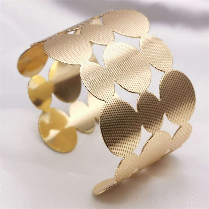 28 Different Luxury Charm Bracelets