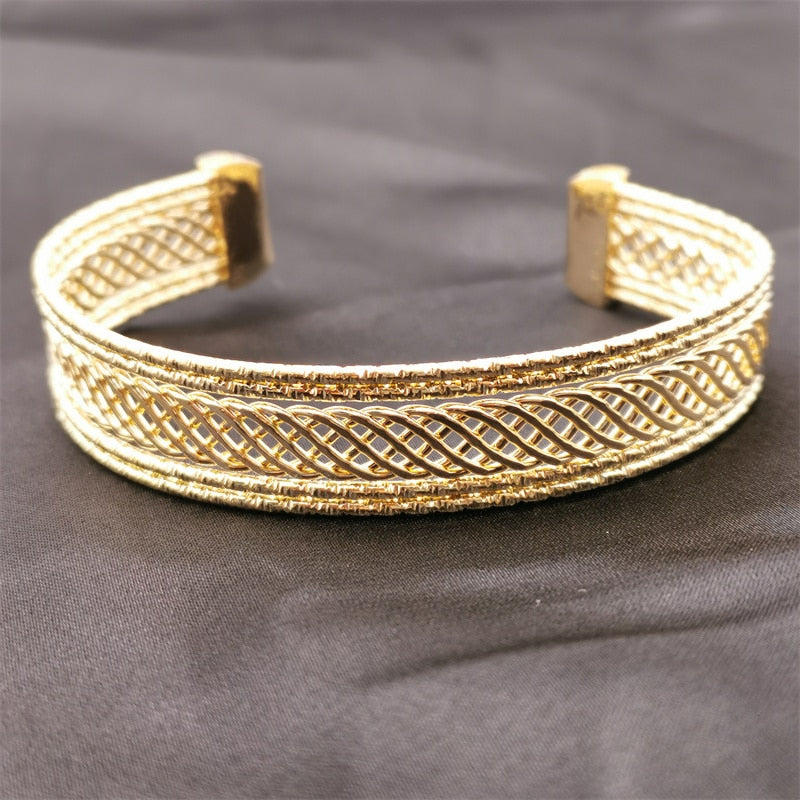 28 Different Luxury Charm Bracelets