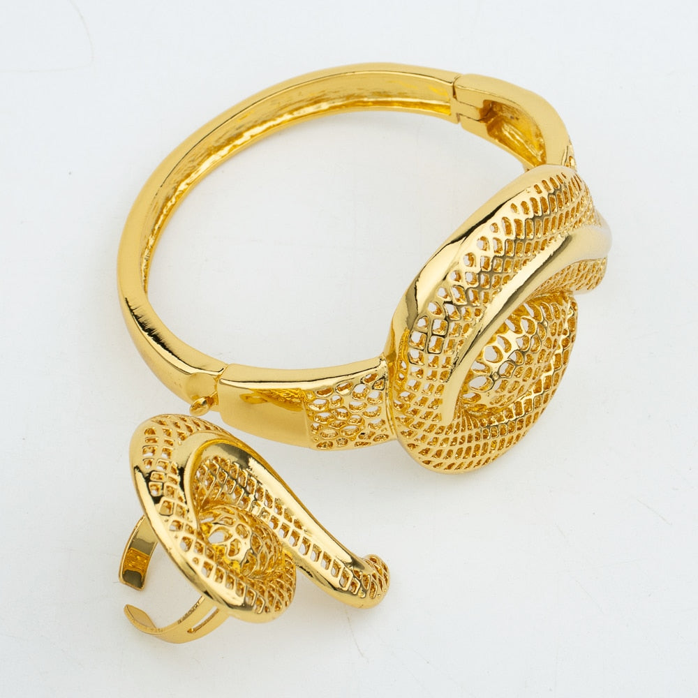 African Design Jewelry Set (Bracelet, Necklace, Ring and Earrings)