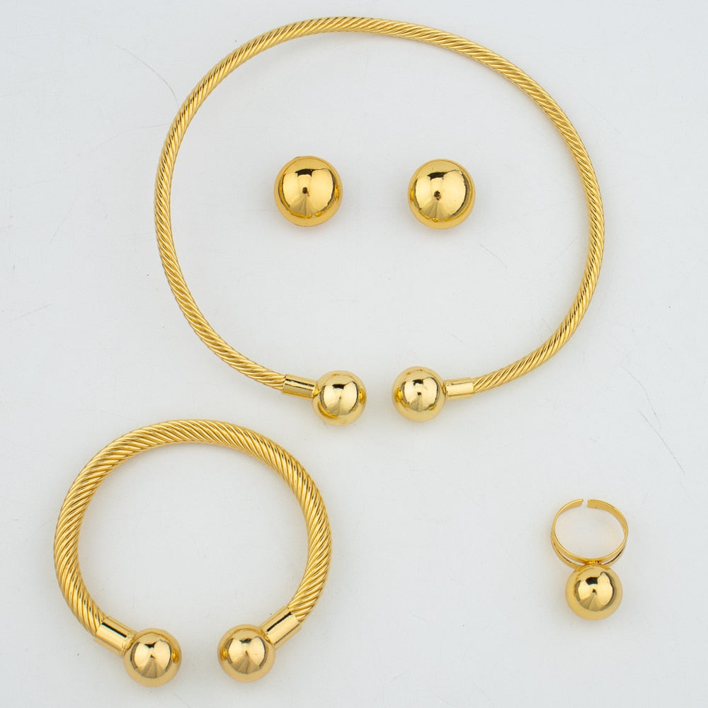 Luxurious Jewelry Set (Gold Ring, Bracelet, Earrings and Necklace)